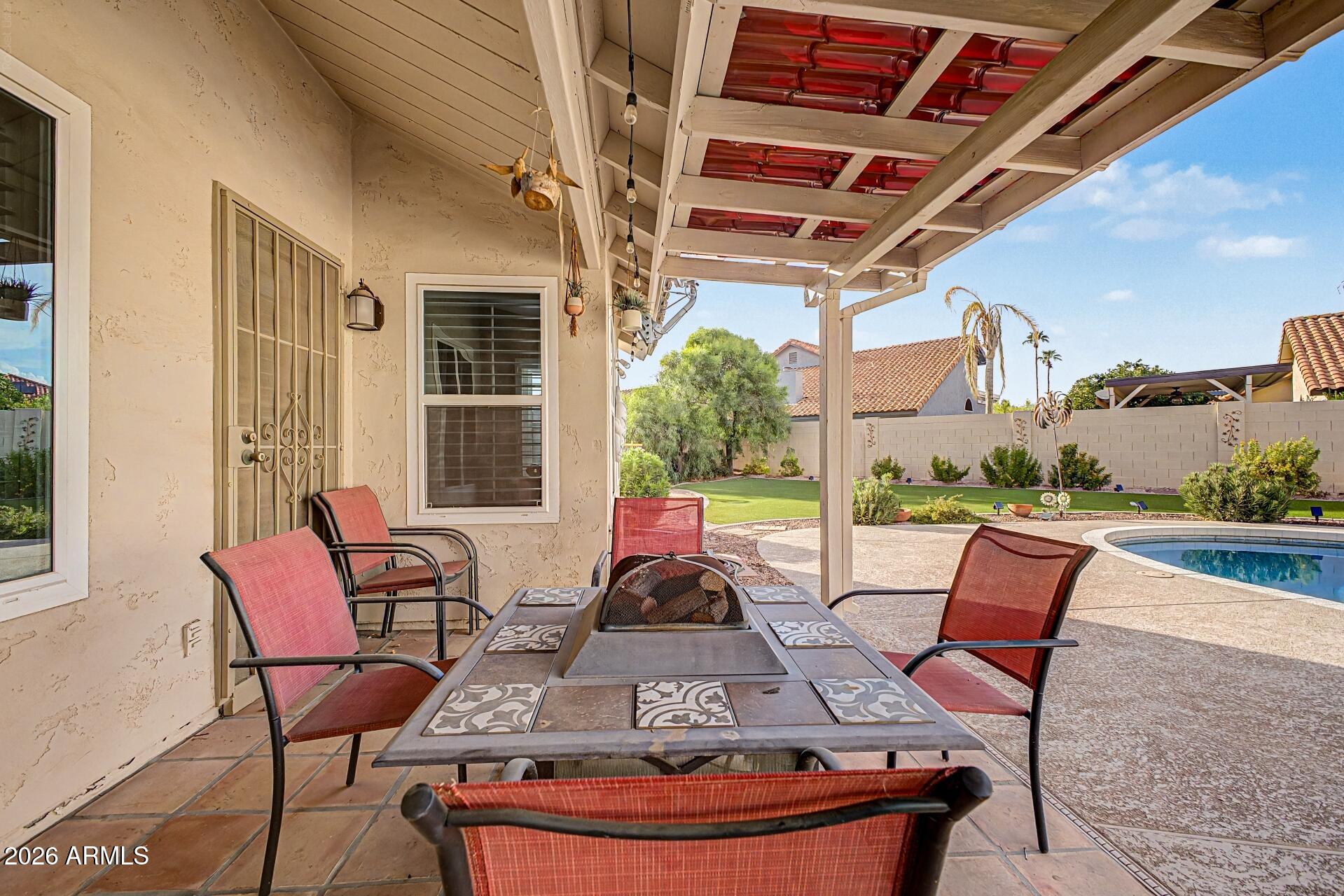 2653 N FONTANA Circle