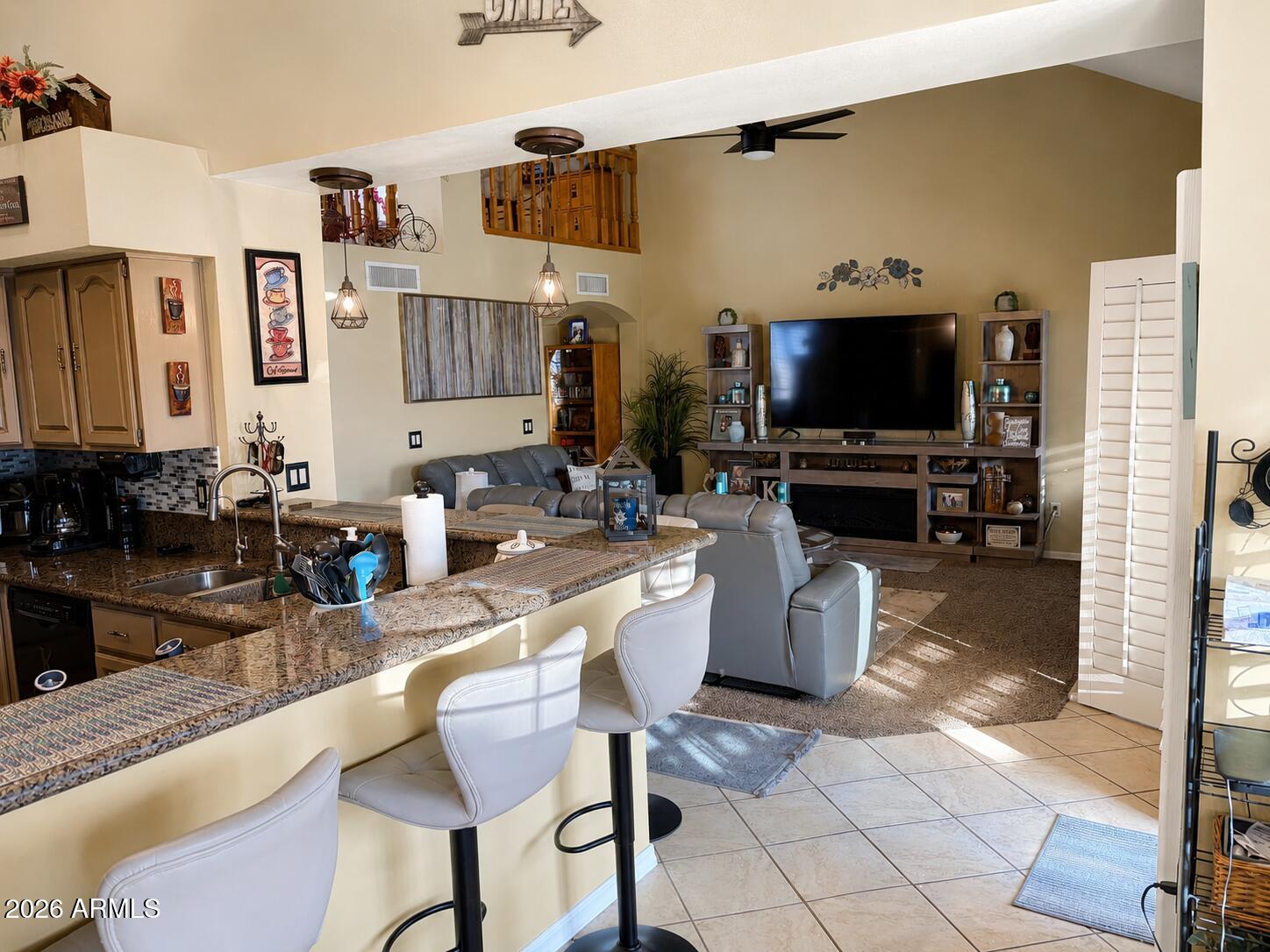 2653 N FONTANA Circle