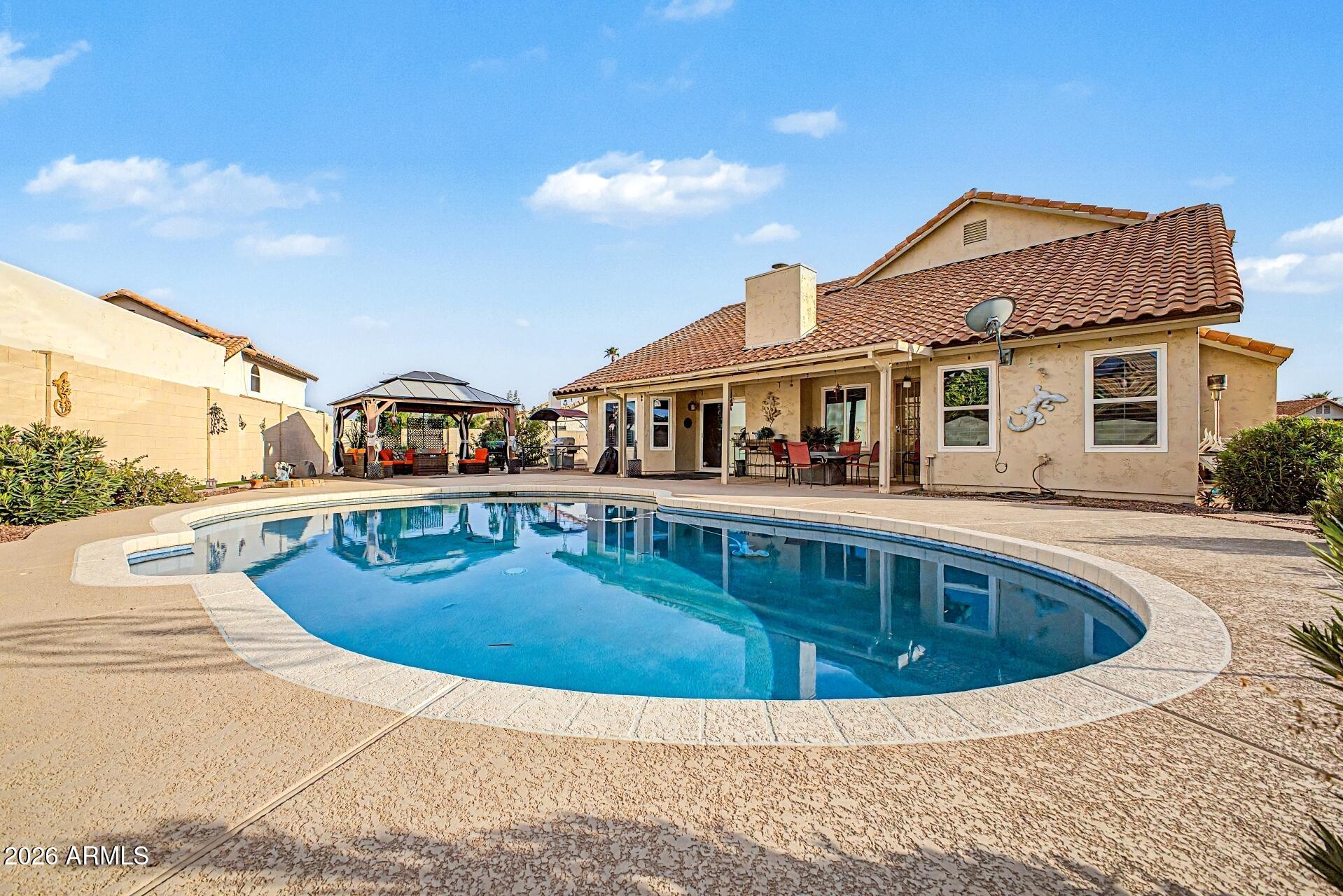 2653 N FONTANA Circle