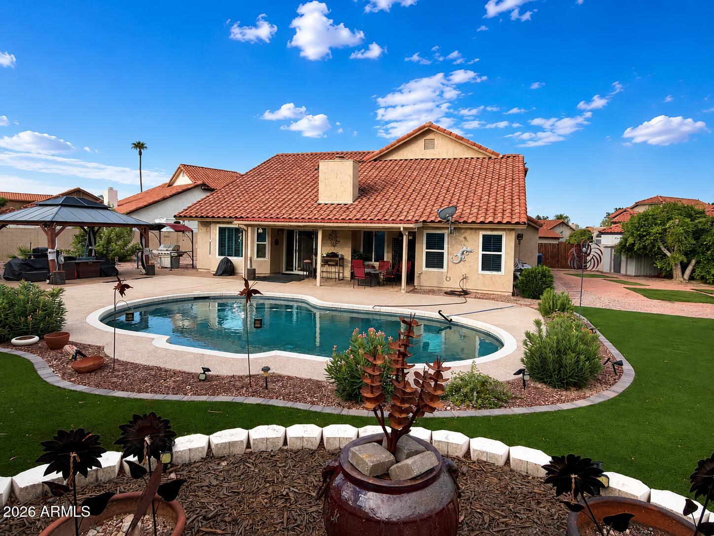 2653 N FONTANA Circle