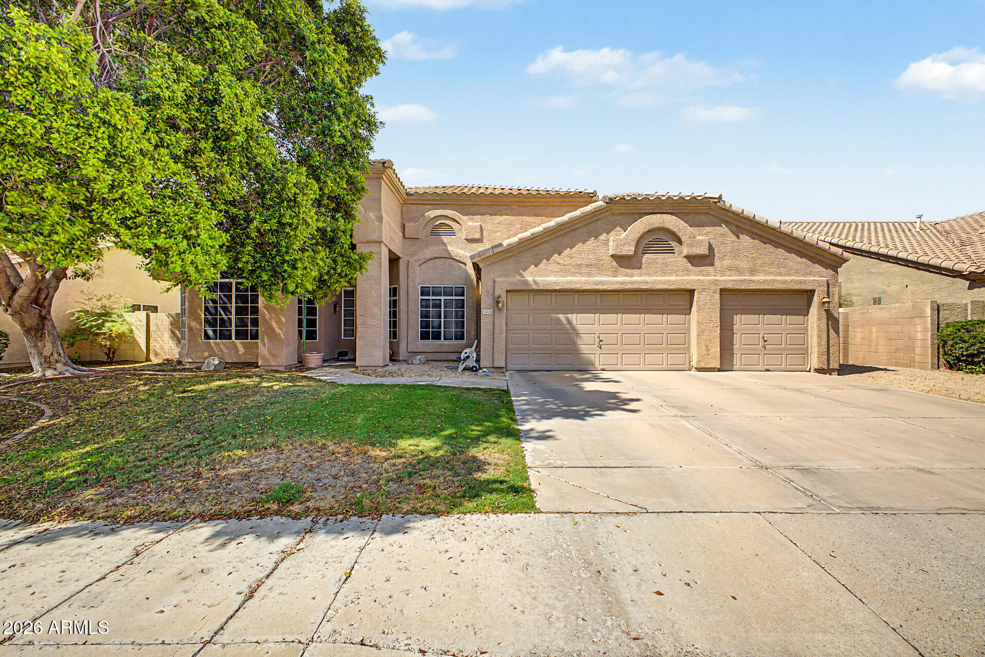 5426 E ANDERSON Drive