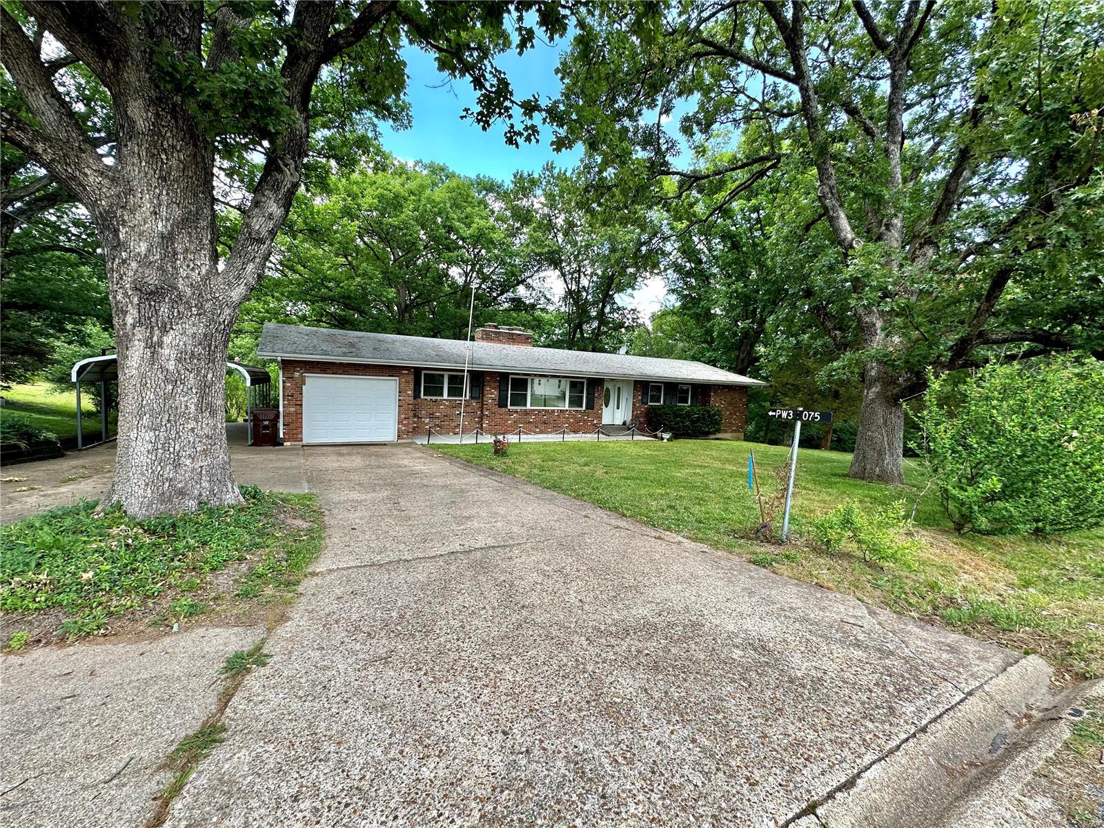 989 Clay Street