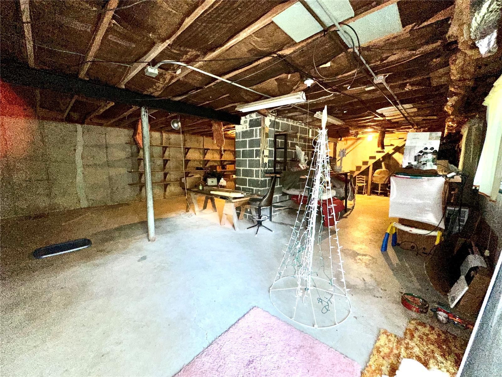 989 Clay Street