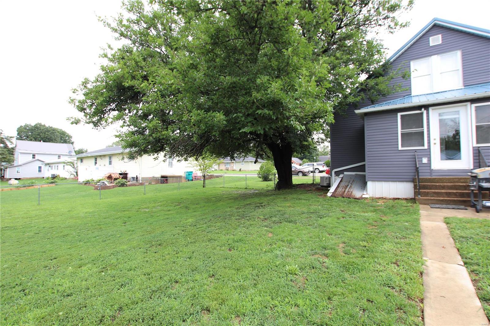 112 E Jackson Avenue