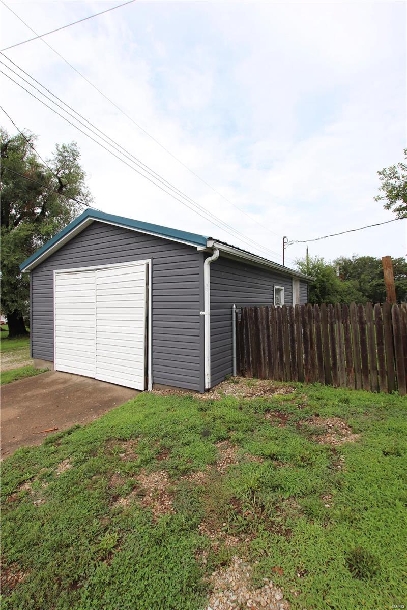 112 E Jackson Avenue