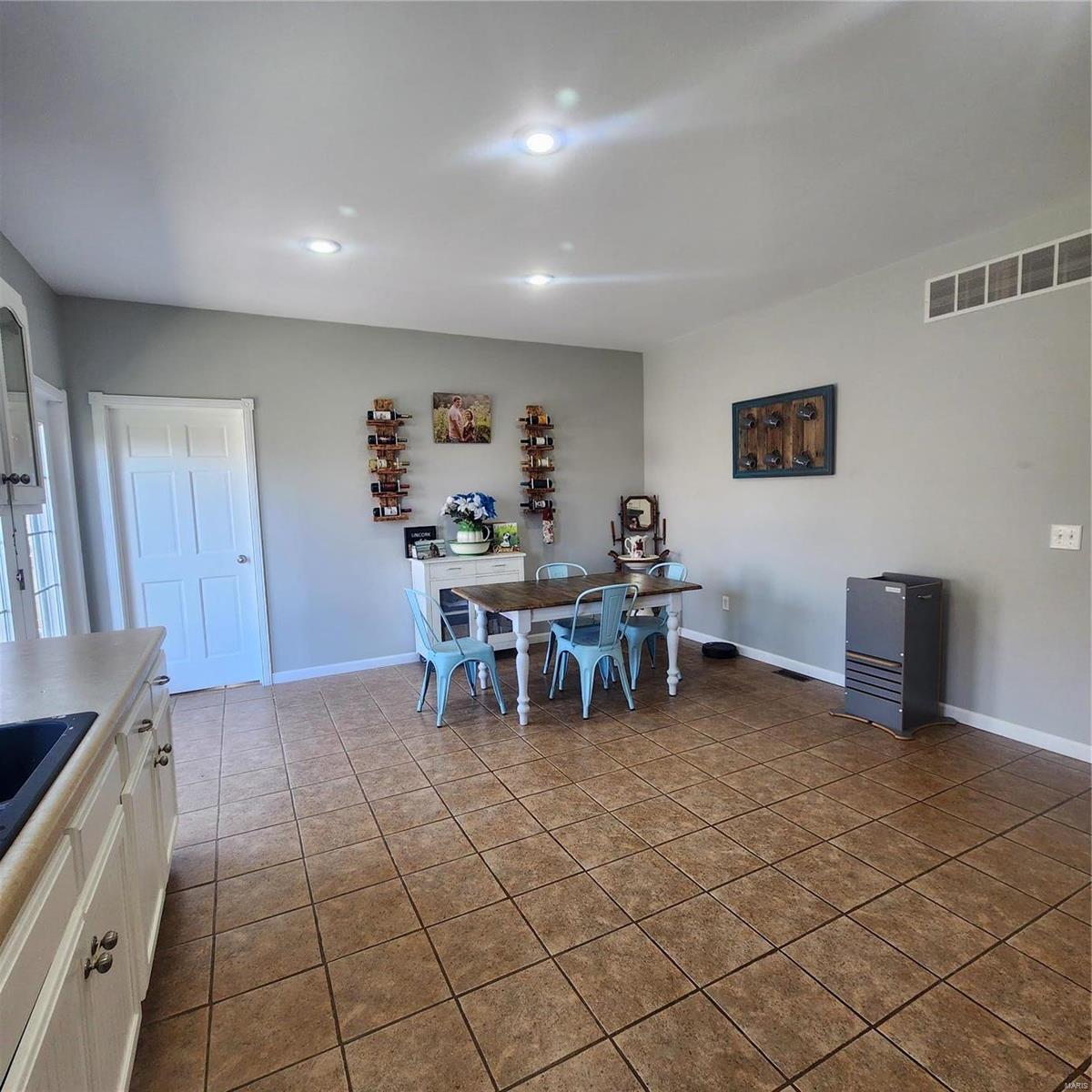 10325 Private Drive 3503