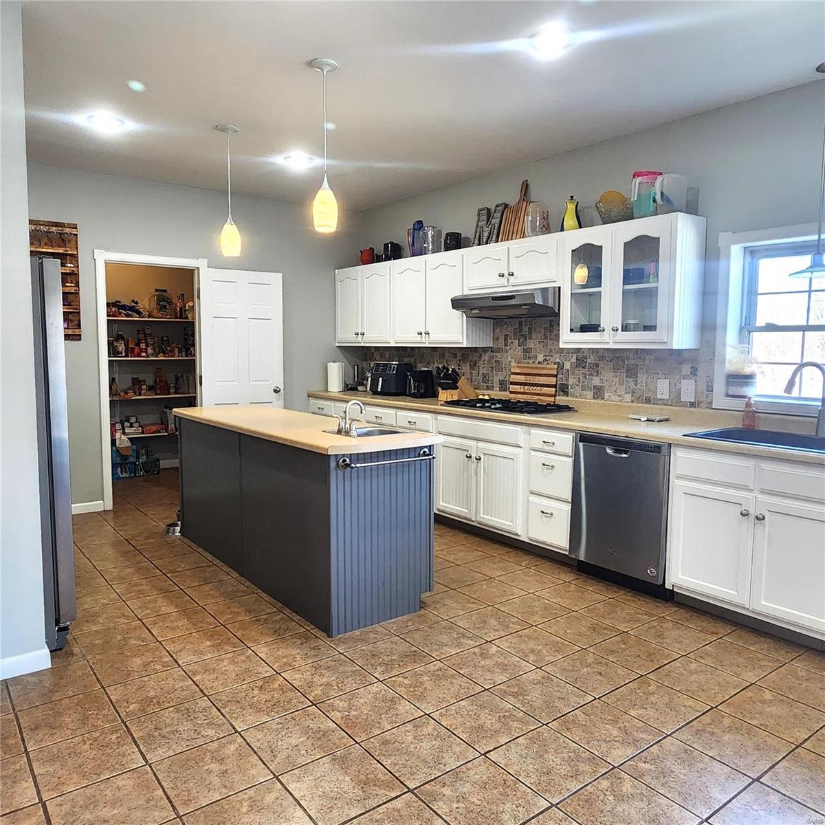 10325 Private Drive 3503
