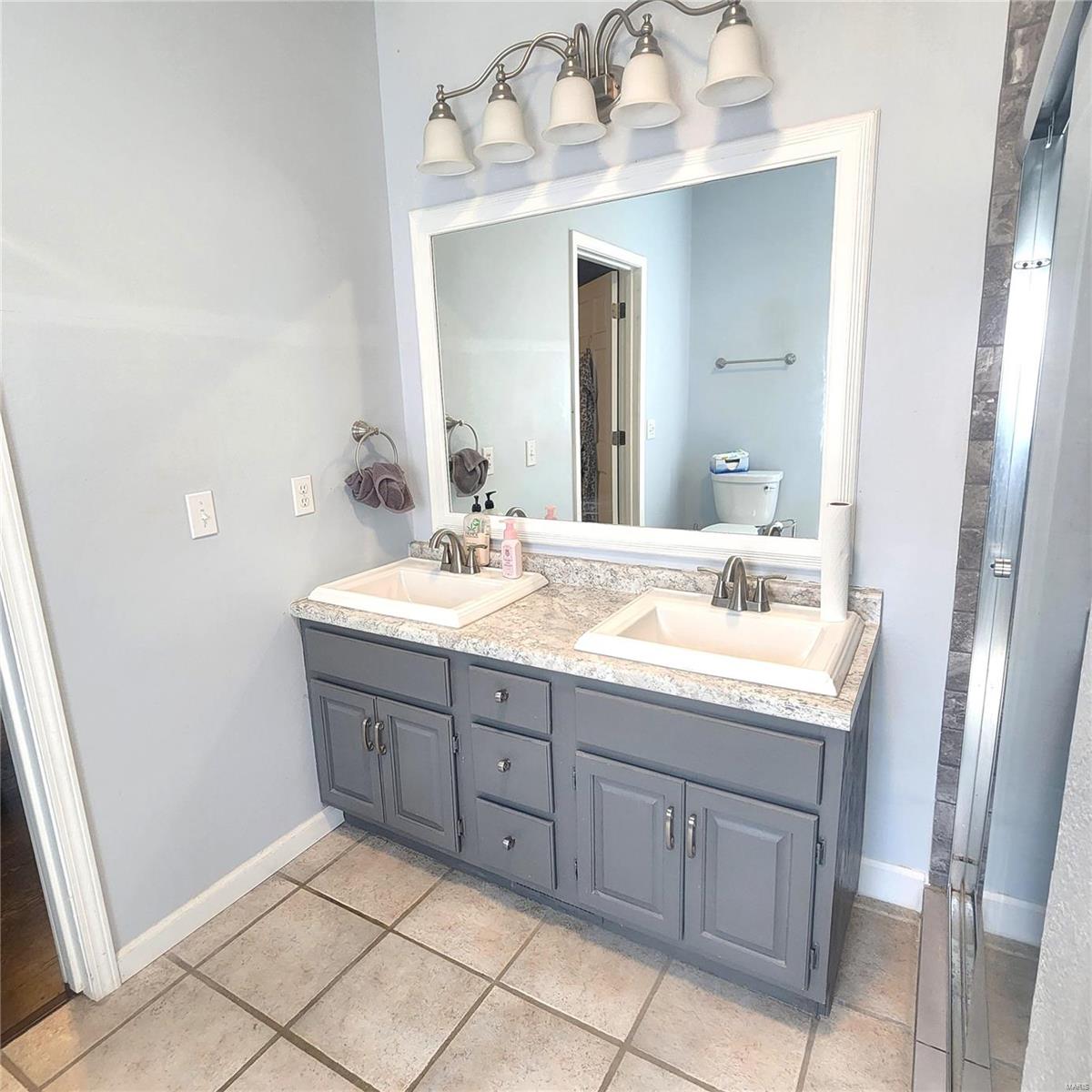 10325 Private Drive 3503