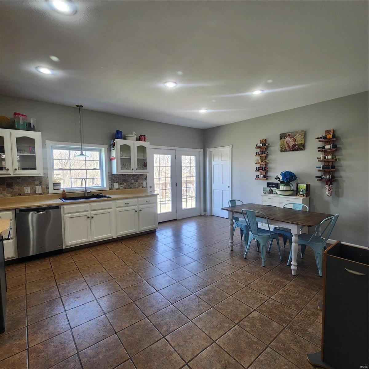 10325 Private Drive 3503