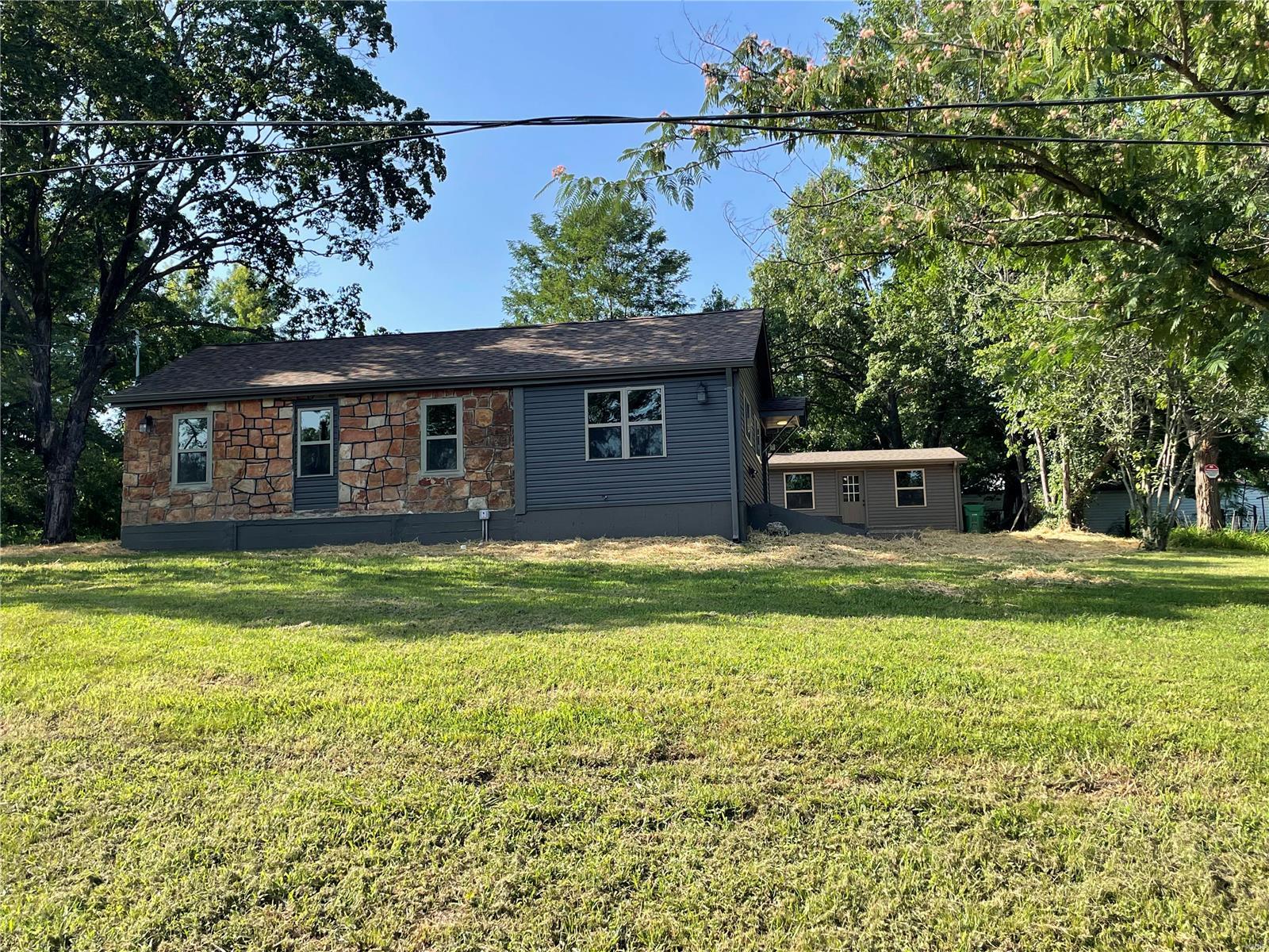 659 Benton
