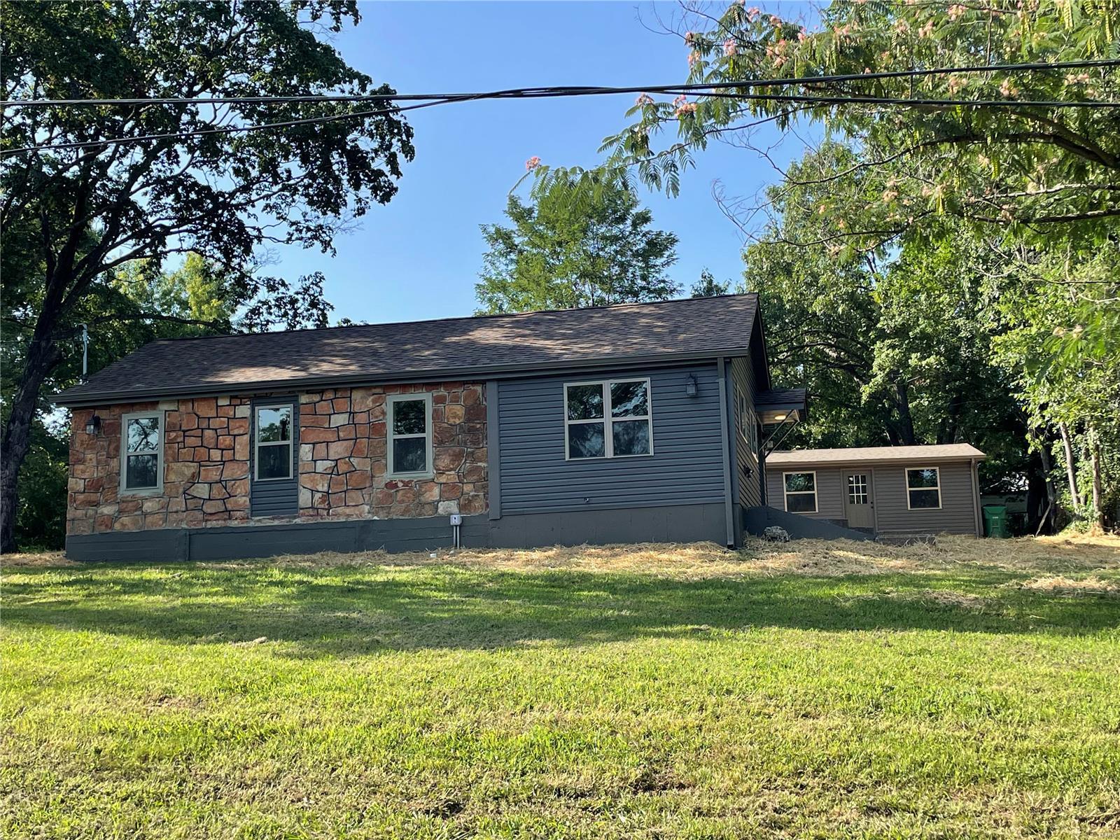 659 Benton