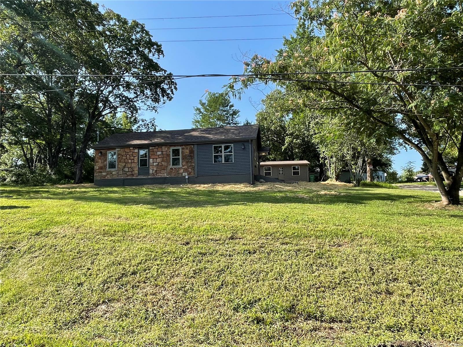 659 Benton