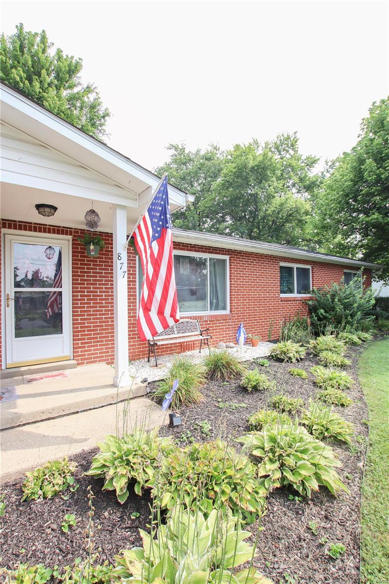 877 Louisiana Street