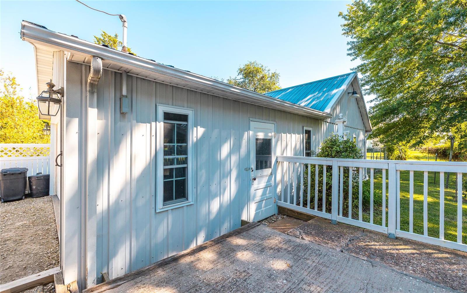 403 W Saint Louis Avenue