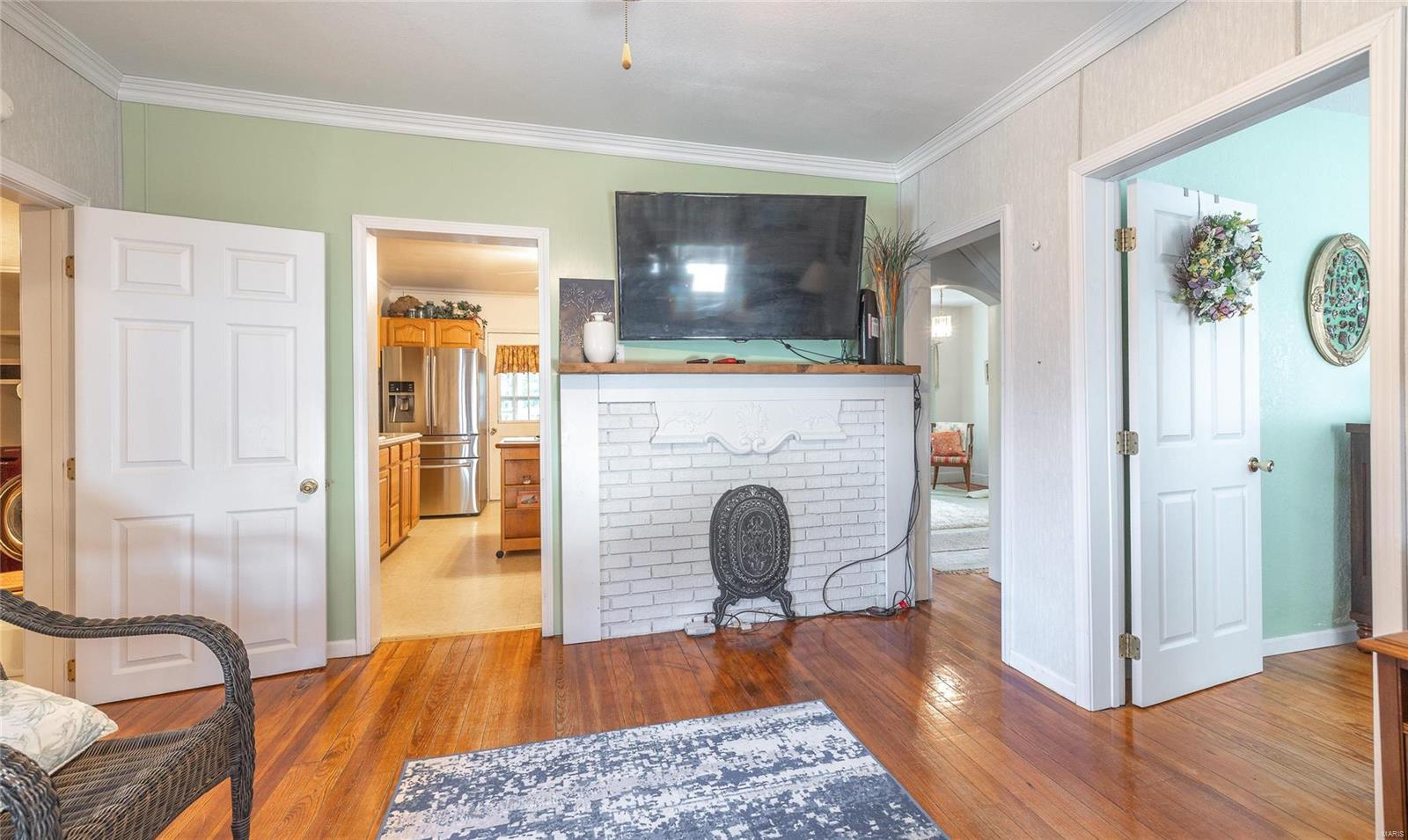 403 W Saint Louis Avenue