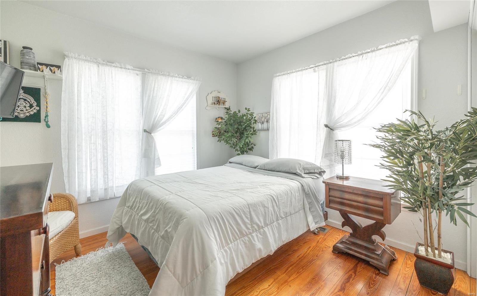403 W Saint Louis Avenue