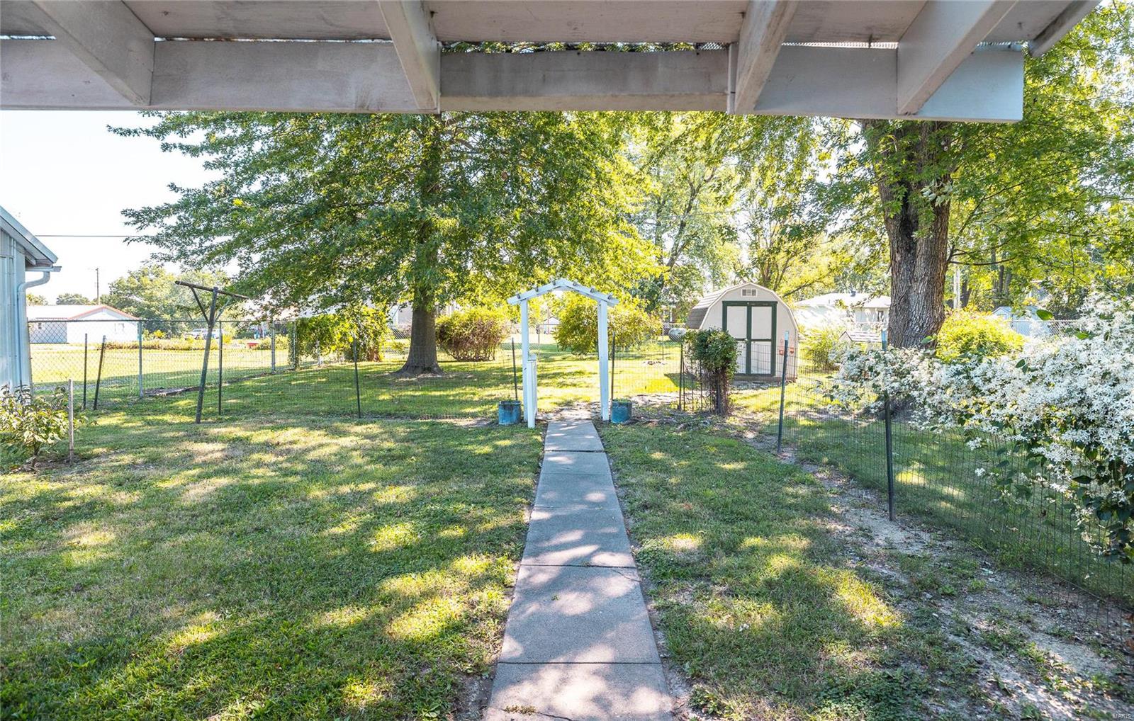 403 W Saint Louis Avenue