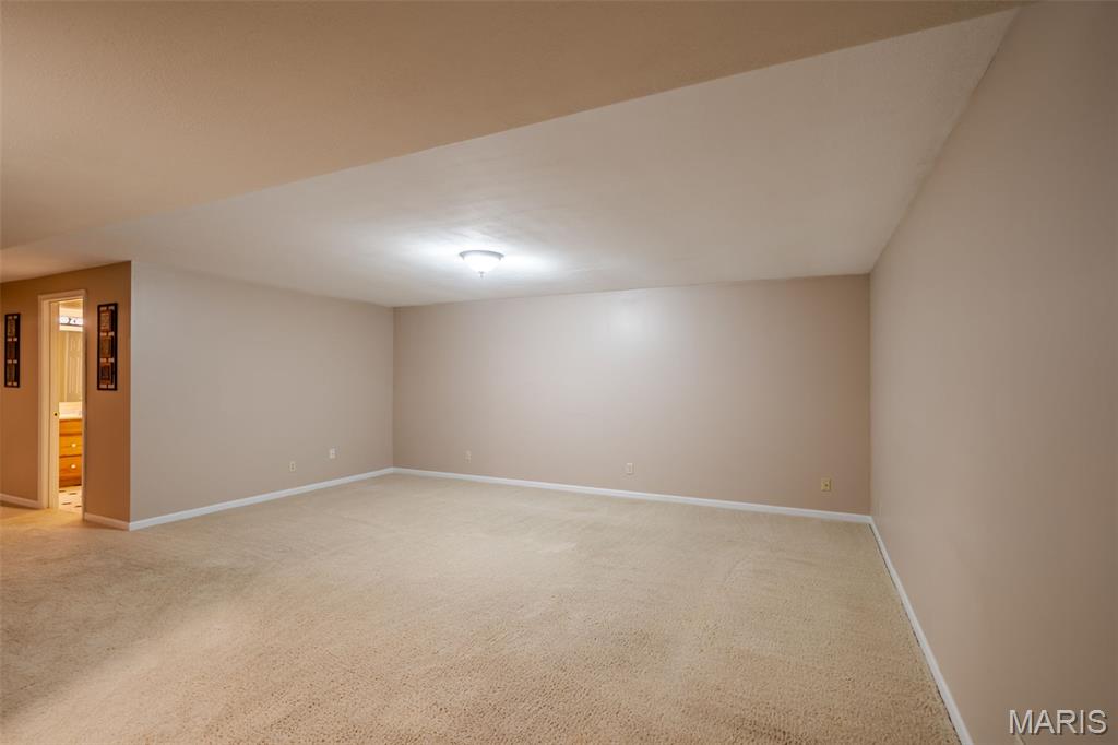 7728 Meadow View Circle