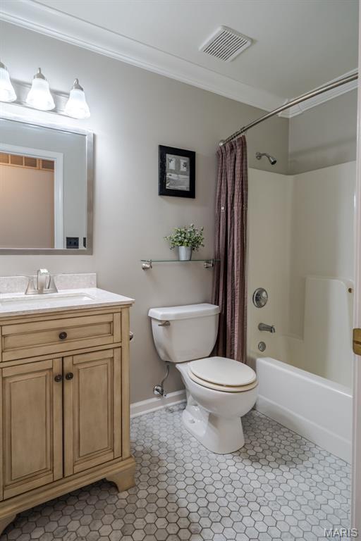 7728 Meadow View Circle
