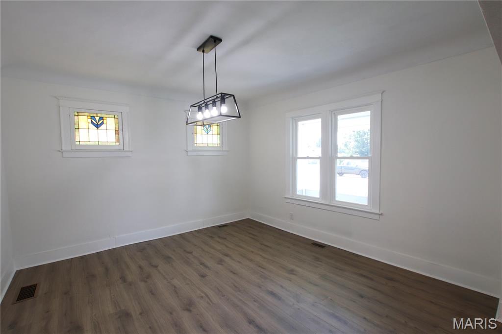 207 W Moore Avenue