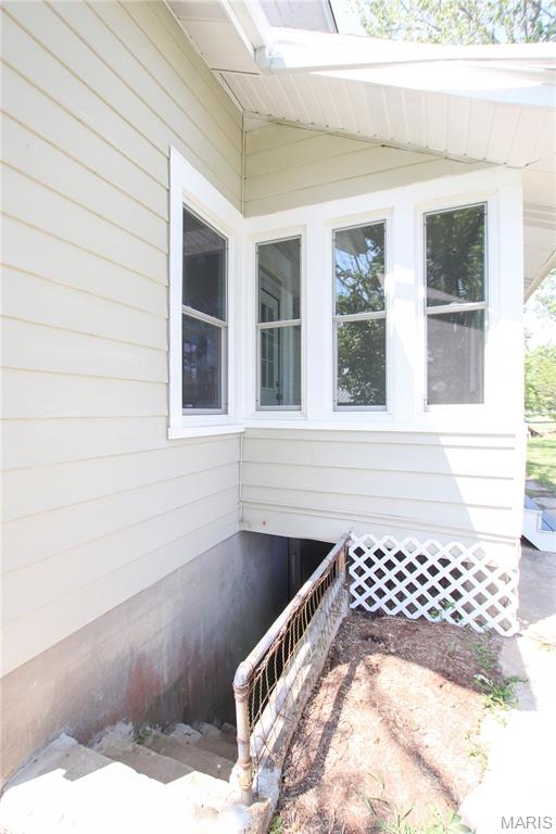207 W Moore Avenue