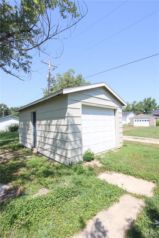 207 W Moore Avenue