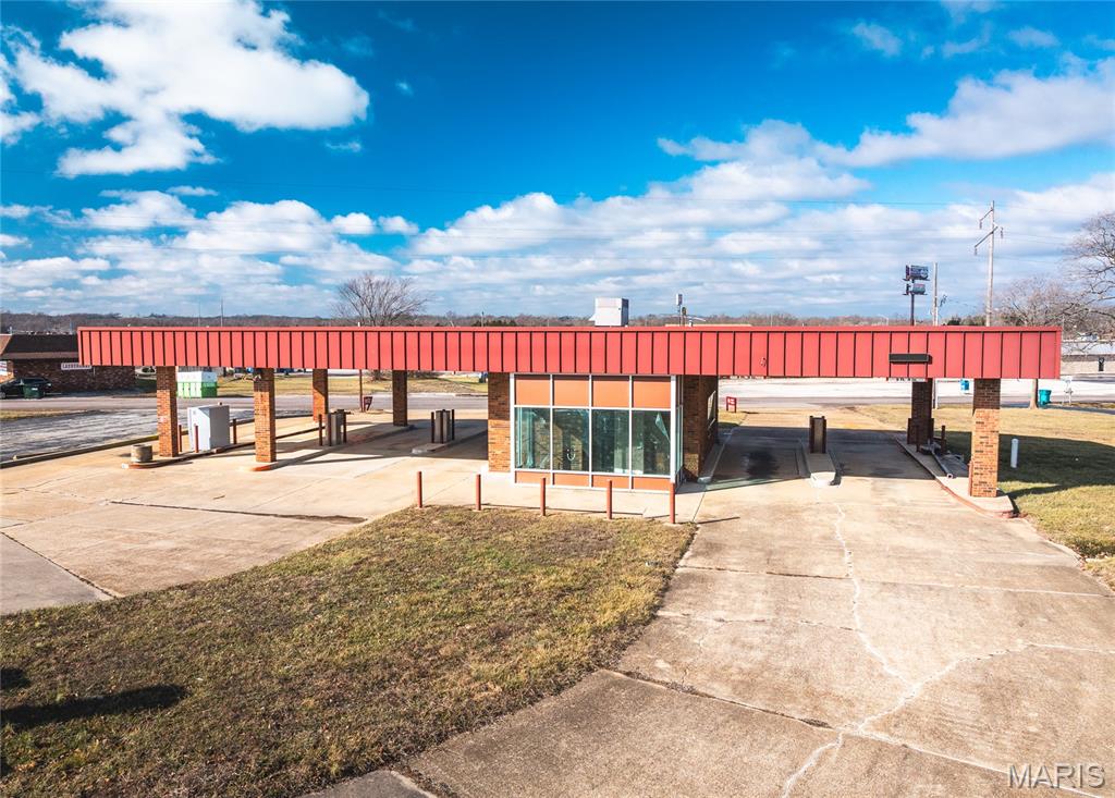 453 W Springfield Road