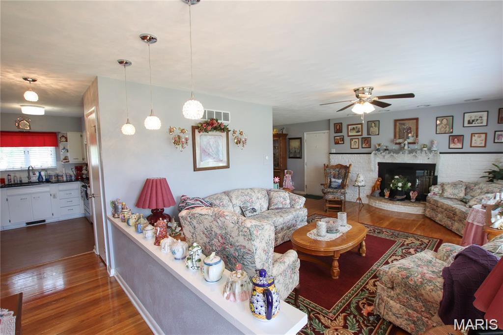 831 S Mansion Street