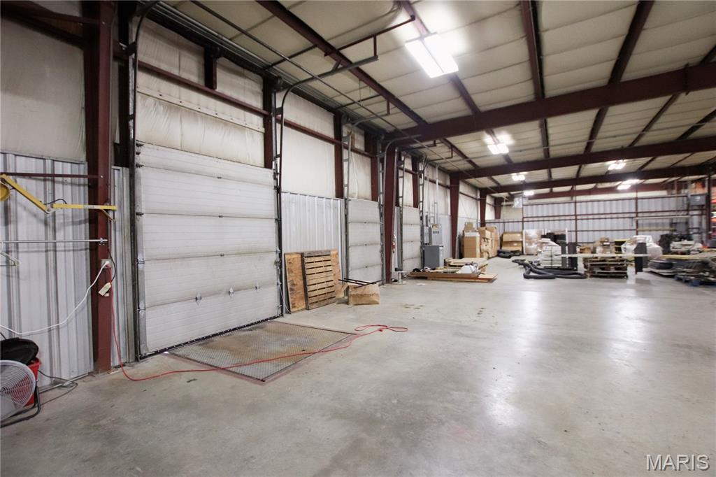 10825 N Service Road