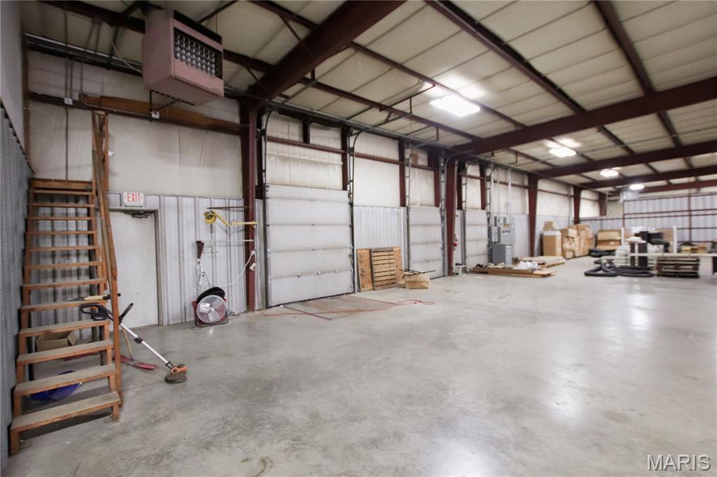 10825 N Service Road