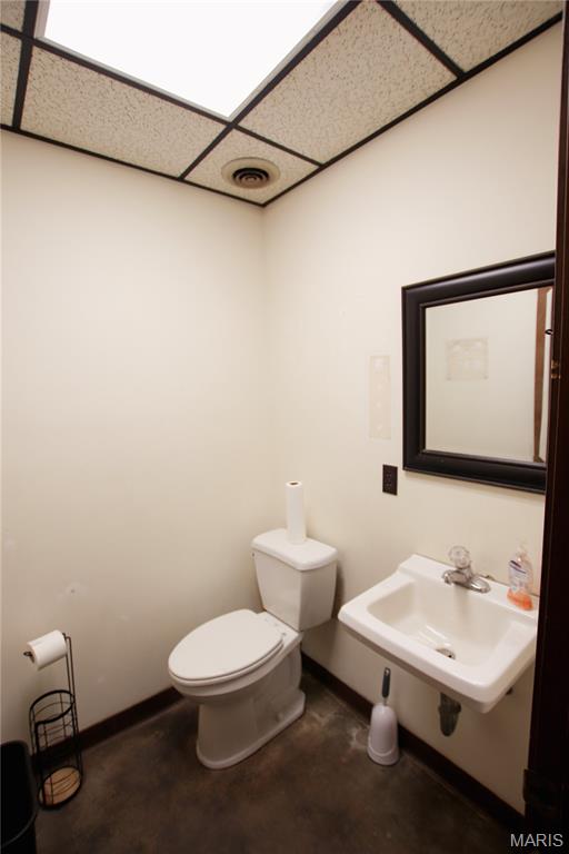 10825 N Service Road