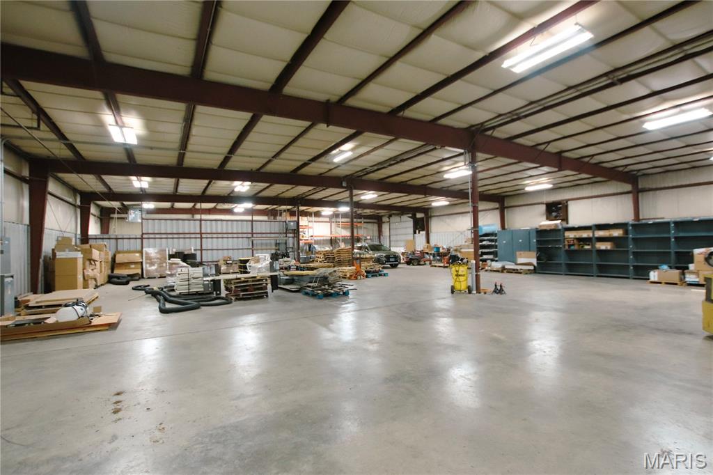 10825 N Service Road