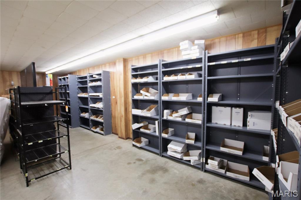 10825 N Service Road