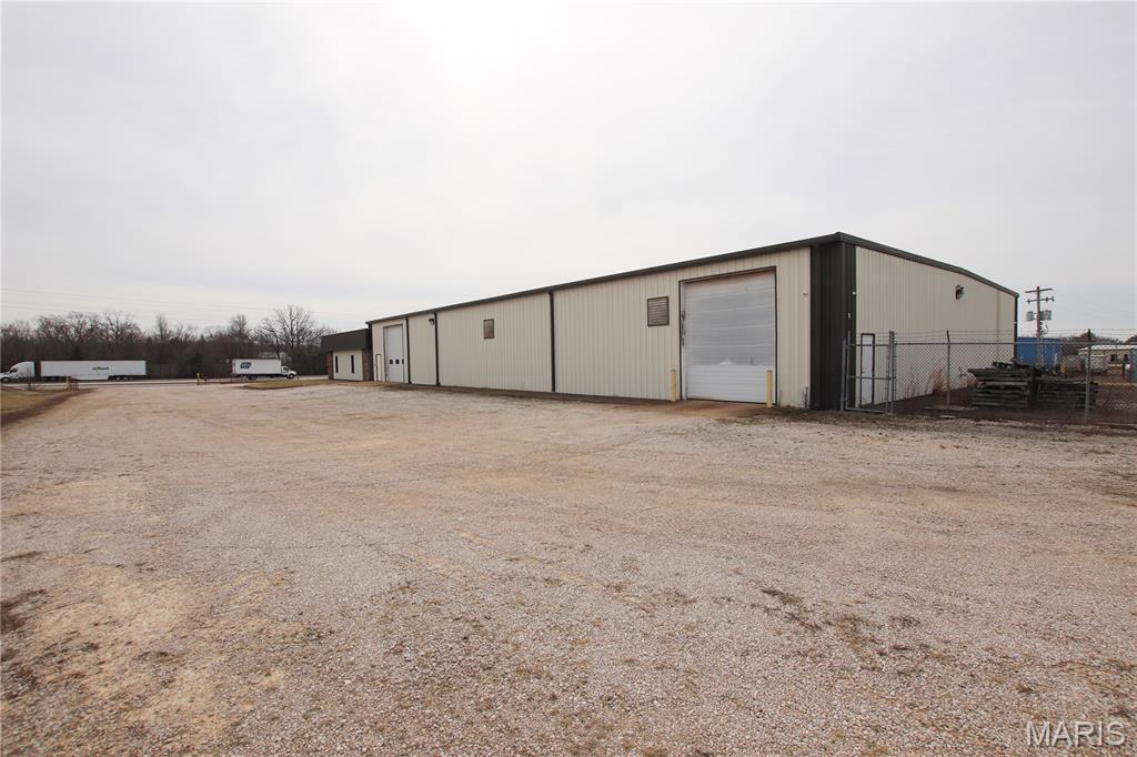 10825 N Service Road