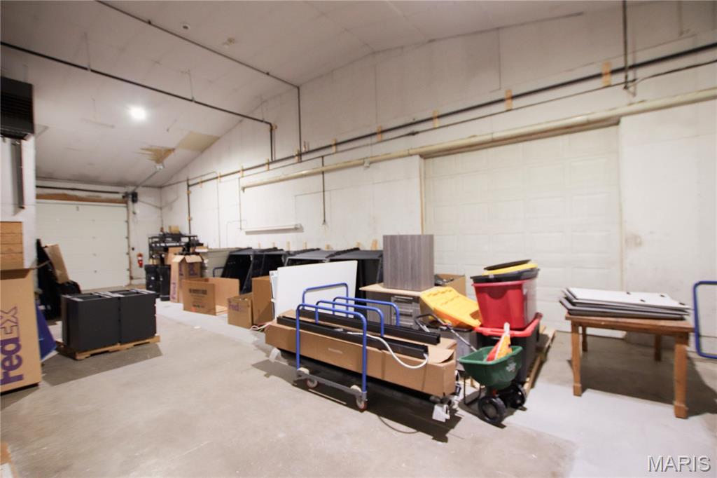 4095 N Service Road W