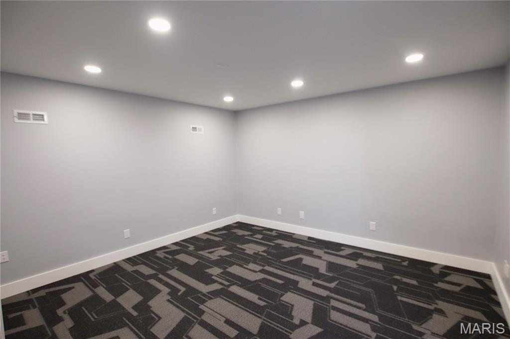 4095 N Service Road W