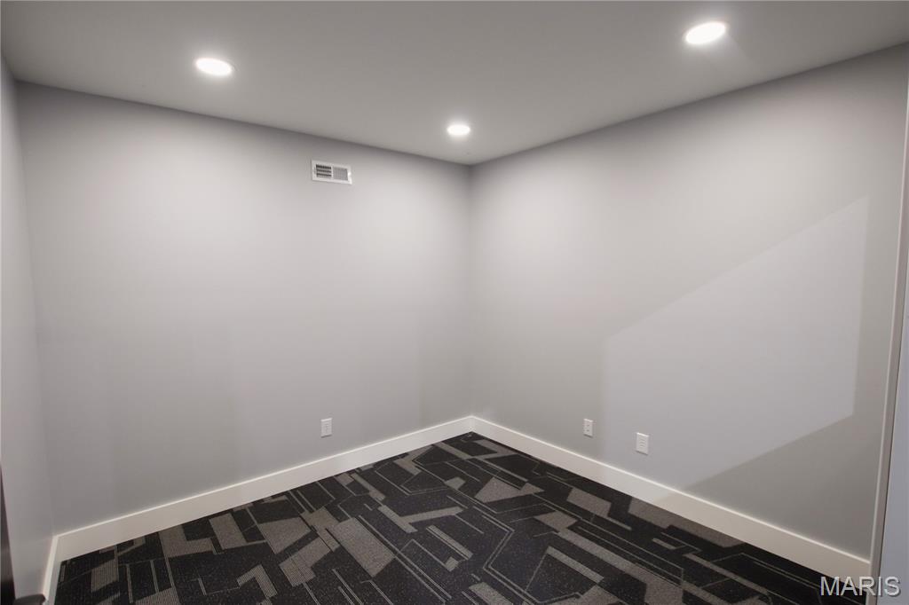 4095 N Service Road W