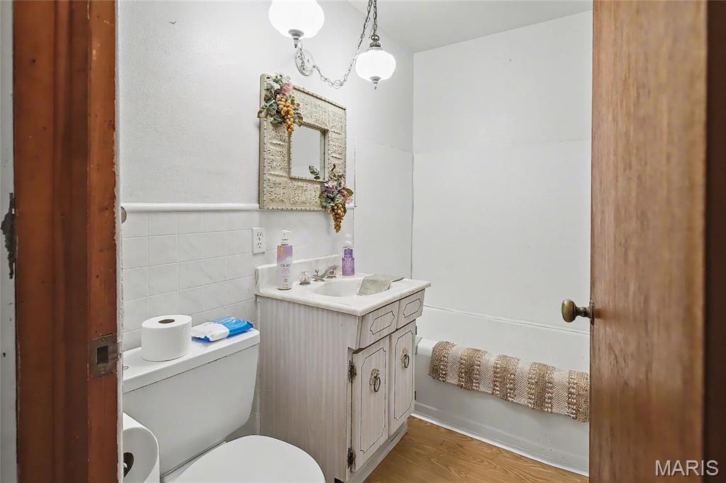 312 W Franklin Avenue