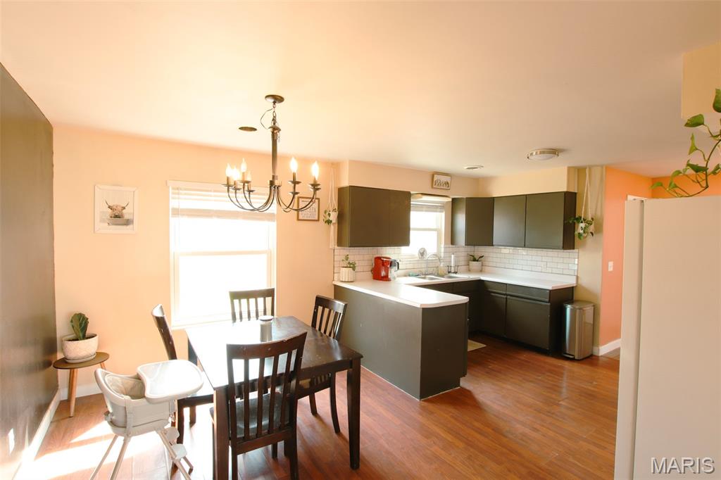 128 State Highway 100