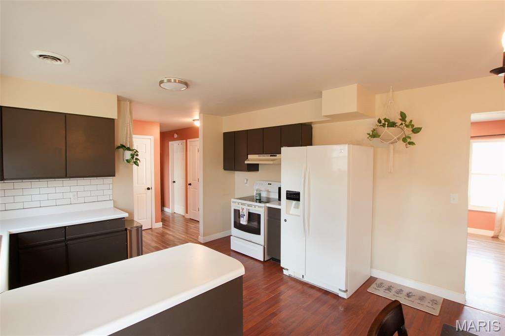 128 State Highway 100