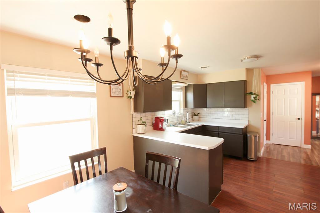 128 State Highway 100