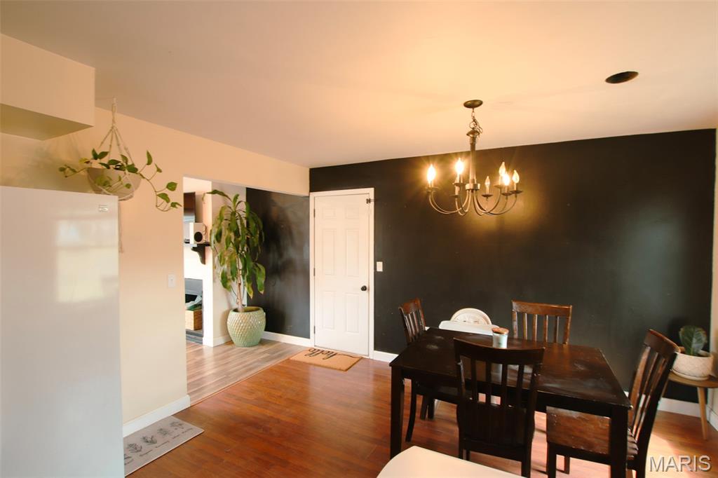 128 State Highway 100