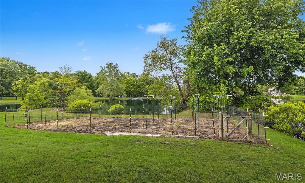 21212 Oak Trail
