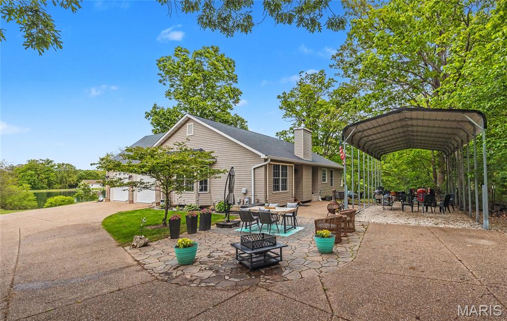 21212 Oak Trail