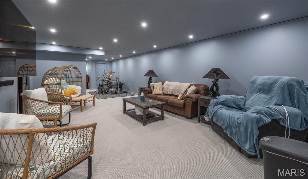 21212 Oak Trail