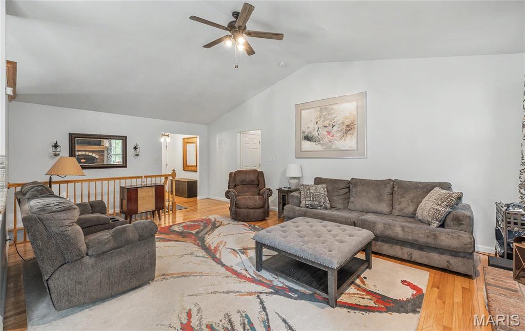 21212 Oak Trail