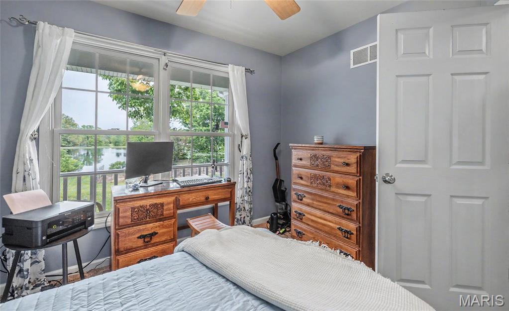 21212 Oak Trail