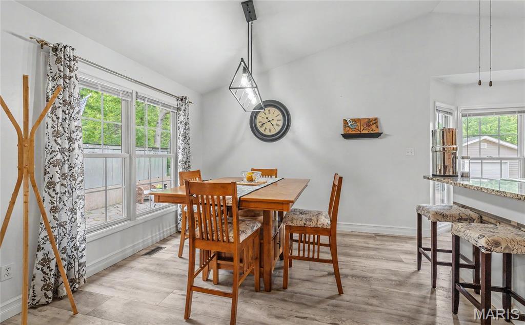 21212 Oak Trail