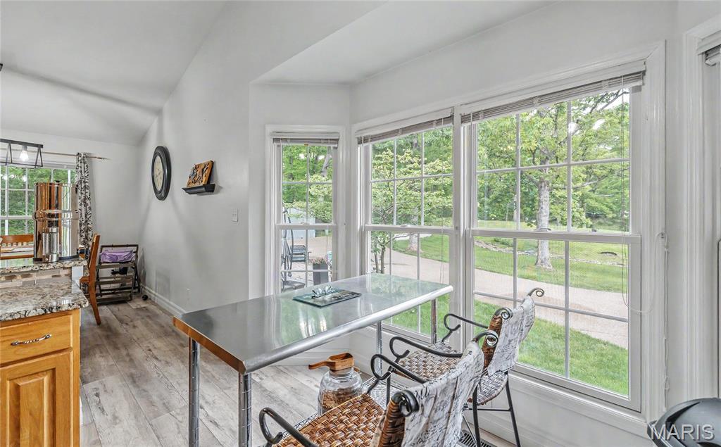 21212 Oak Trail