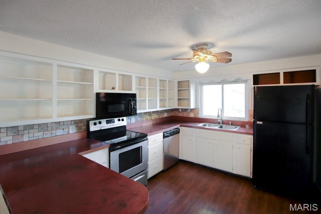 1450 Elmont Road